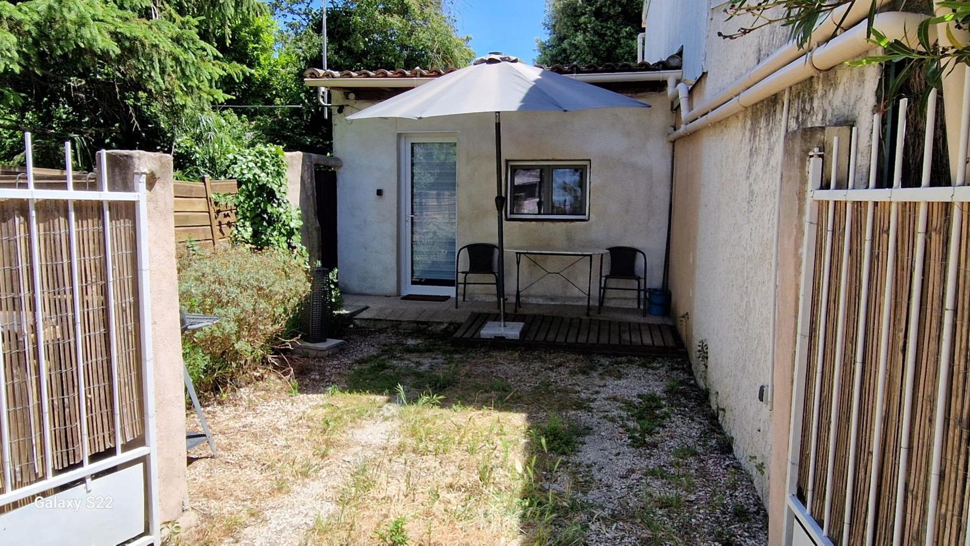 Le Studio Remcam Saint-Mitre-les-Remparts 外观 照片